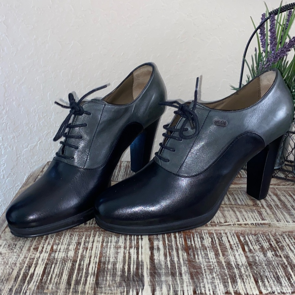 Oxford style Andrea Morelli Booties